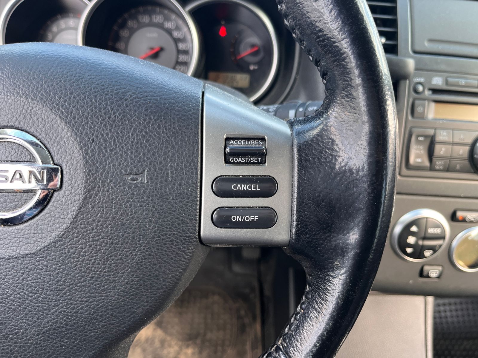 Fahrzeugabbildung Nissan Tiida Tekna KLIMA ALU