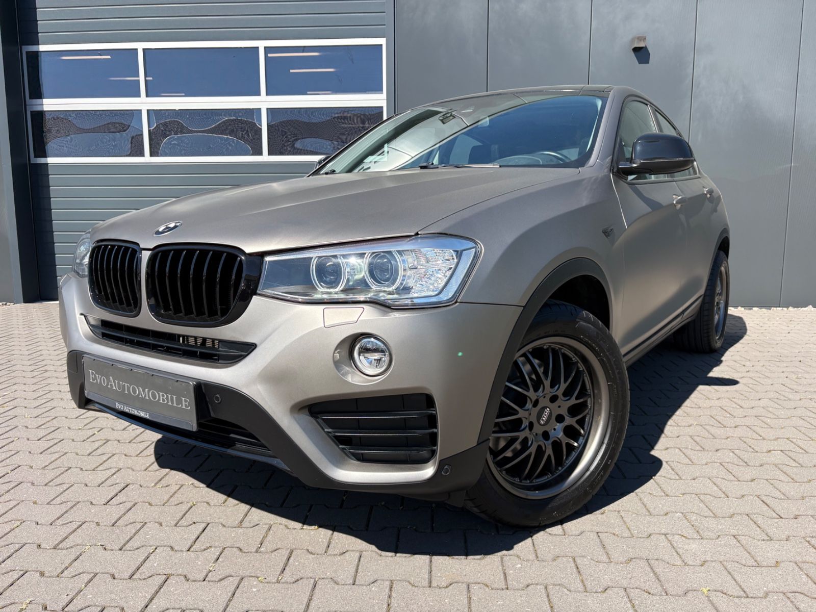 BMW X4 xDrive 20i F26 Schiebedach Anhängerkupplung