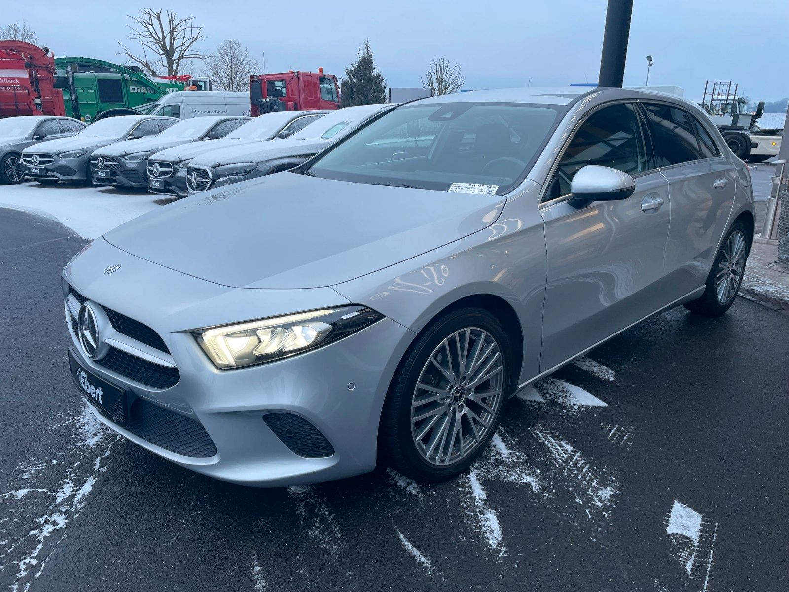 Fahrzeugabbildung Mercedes-Benz A 180 Progressive+LED+Ambiente+RFK+TotW