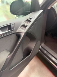 Volkswagen Tiguan - 10