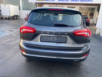 Ford Focus - 11