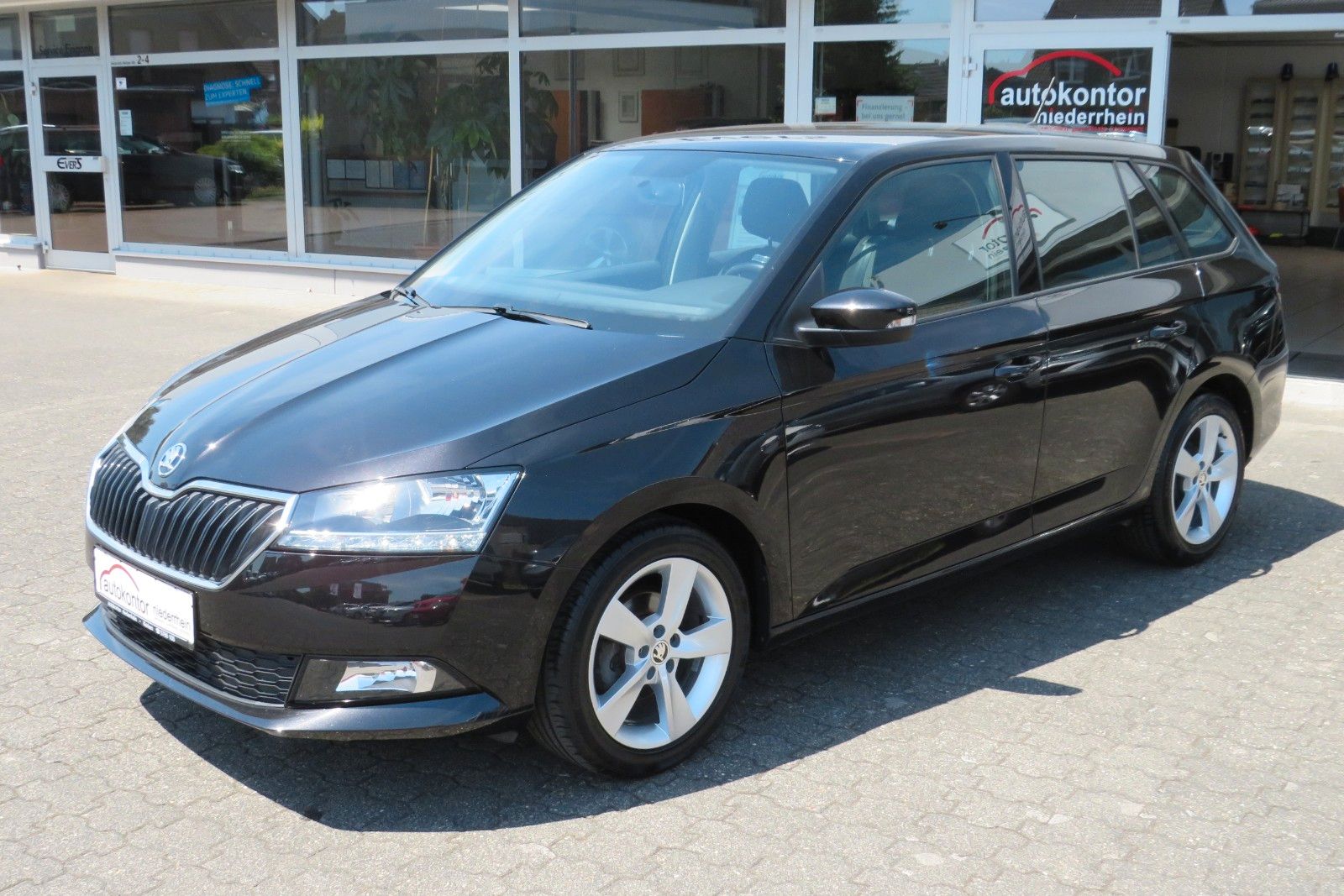 Fahrzeugabbildung SKODA Fabia Combi ALU16`PDC NEBEL APP-CONNECT 1.H