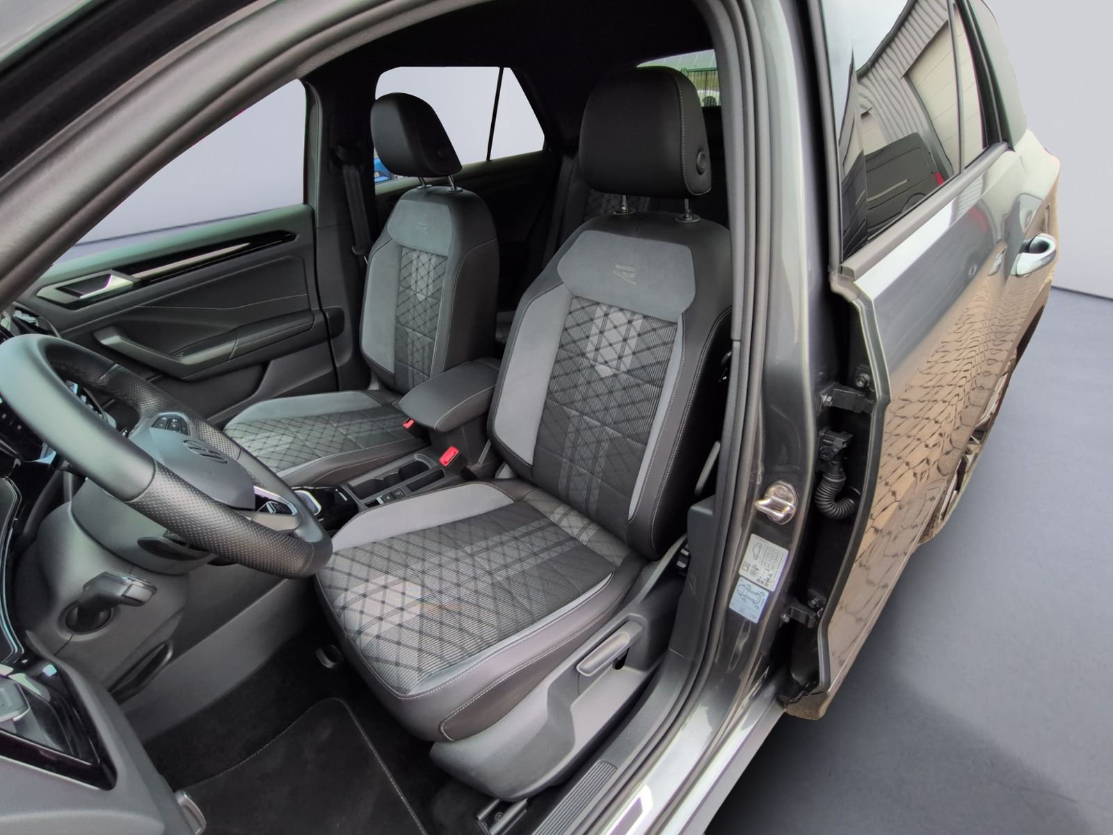 T-Roc R-Line 1.5 TSI DSG MATRIX+KAMERA+SHZ+