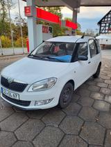 Skoda Roomster 1.4l MPI Family Family - weiße Skoda Roomster