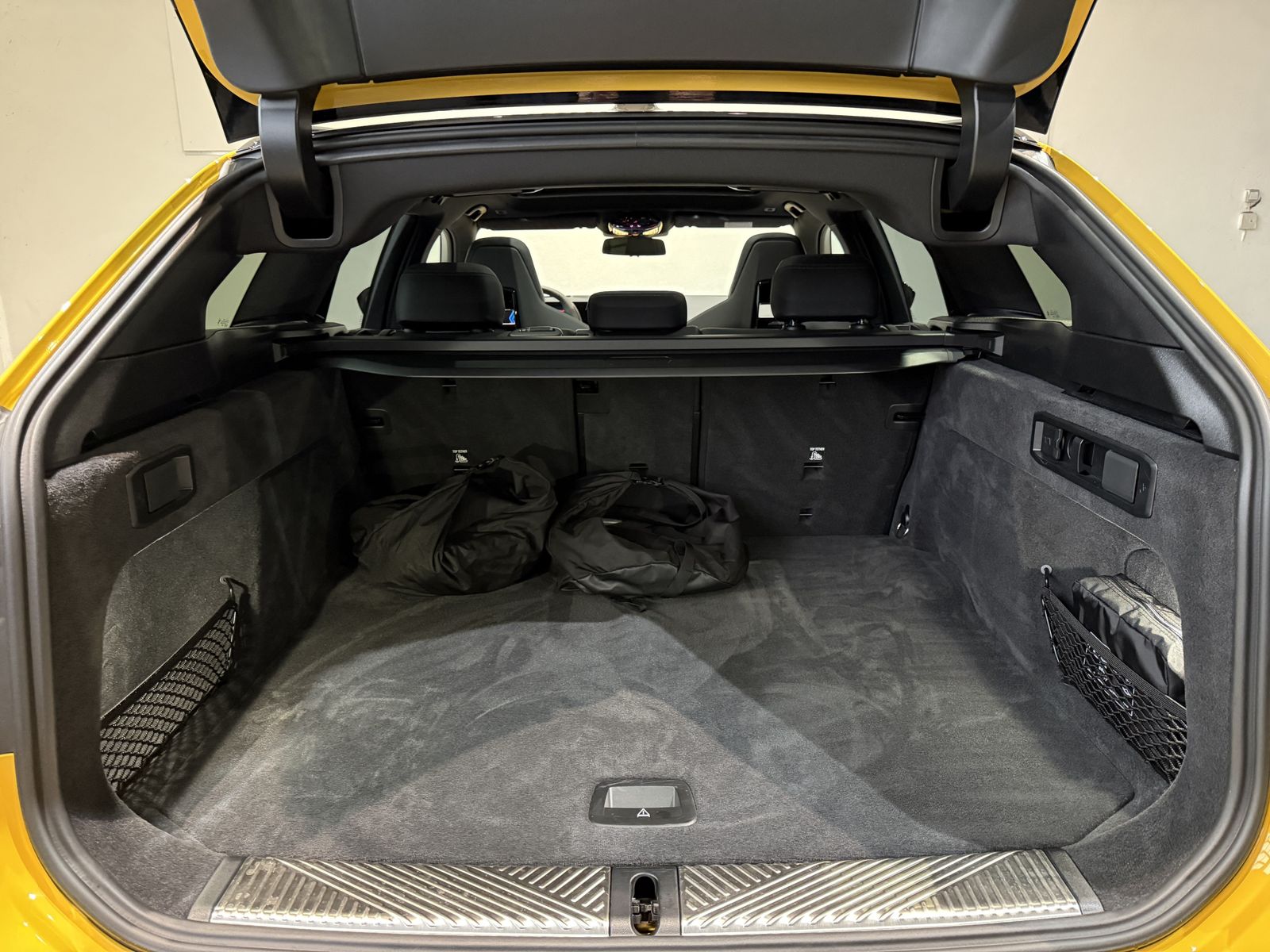 Fahrzeugeinzelansicht 14 Fahrzeugabbildung BMW M5 Touring |Sonderlackierung |Sitzbelüftung |Bow