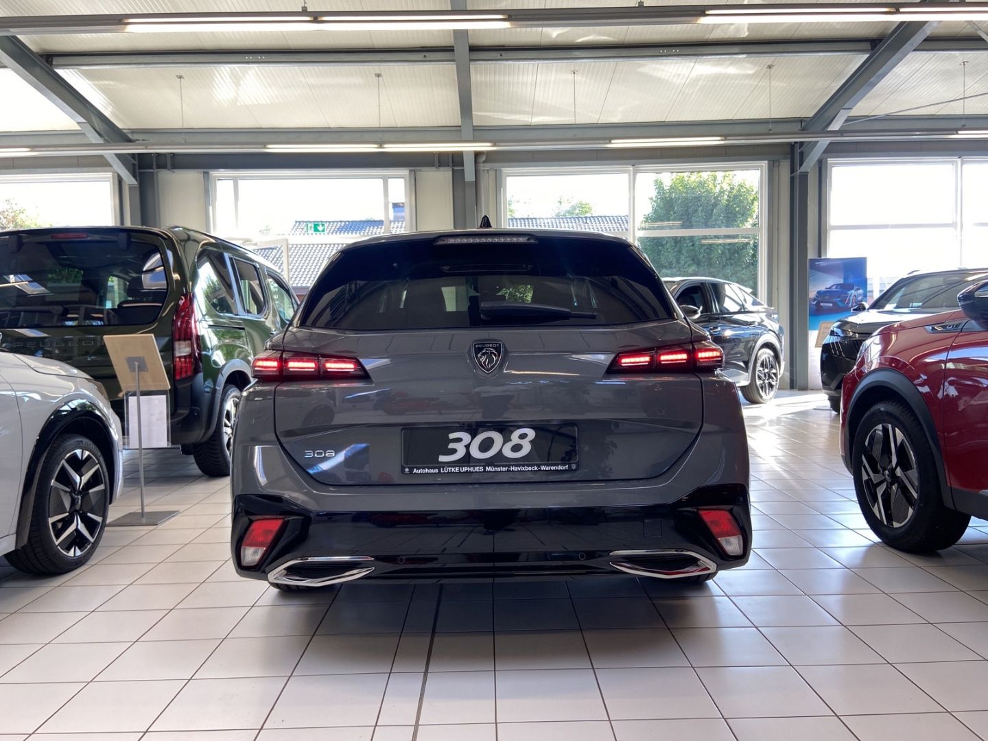 Fahrzeugabbildung Peugeot 308 SW Allure BlueHDi 130 EAT8 ACC SHZ CarPlay