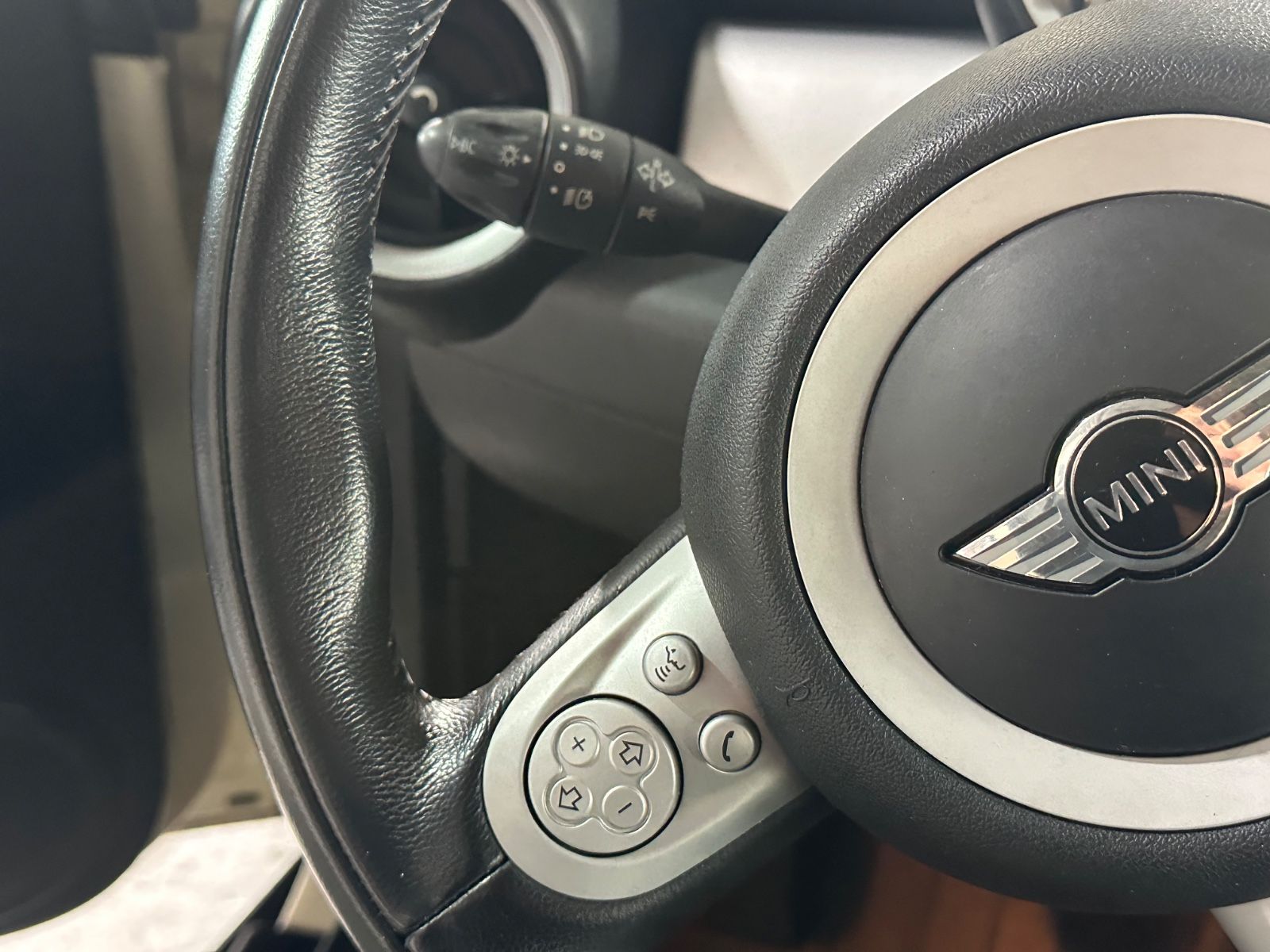 MINI COOPER*PANO*SHZ*PDZ*MFL*KLIMAAUT*ALU*8-FACH