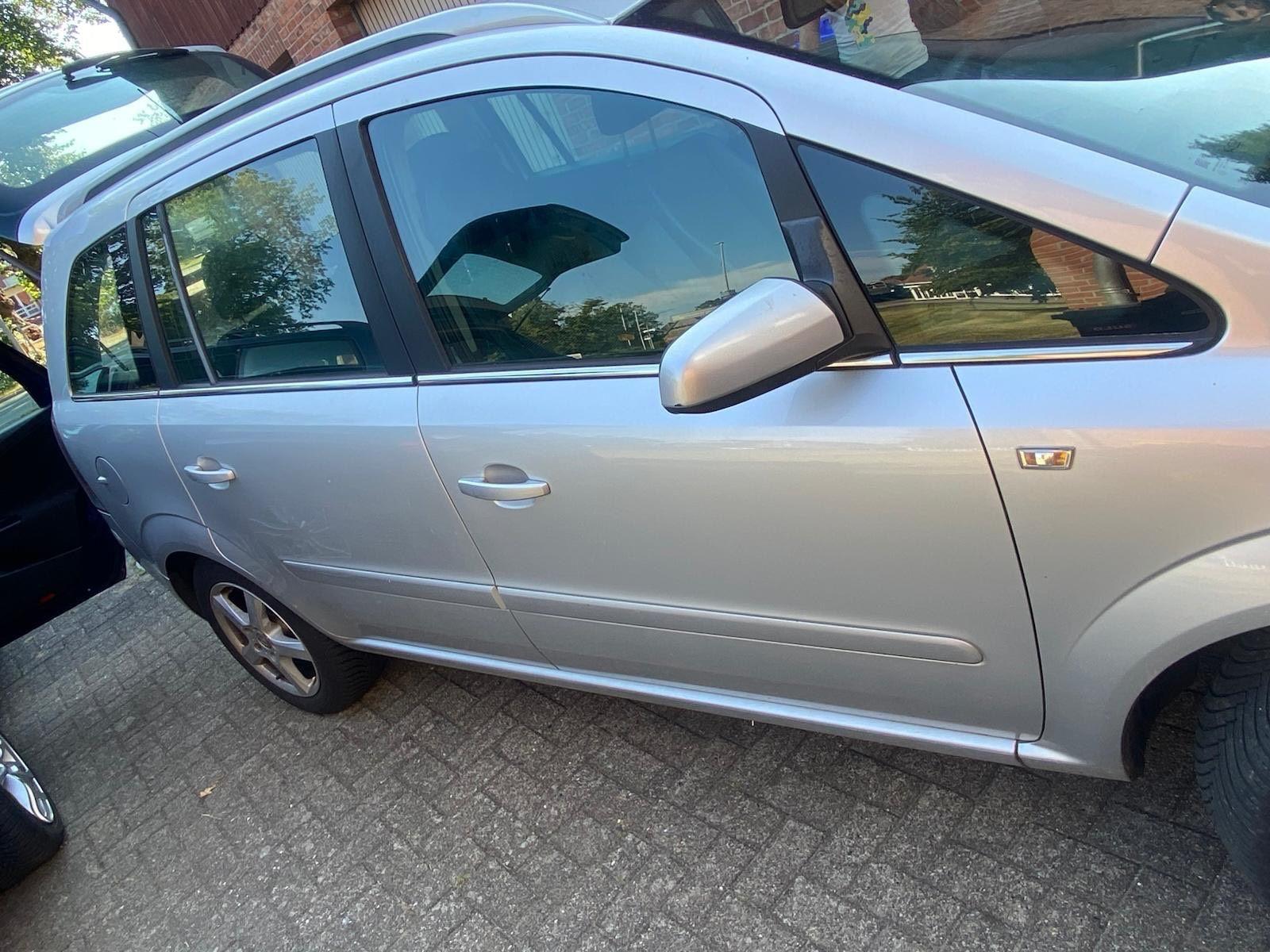 Opel Zafira 2006 — interior