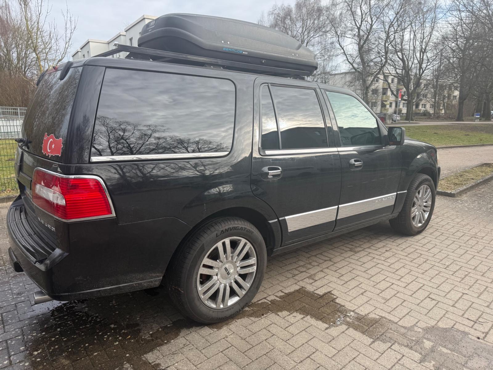 Lincoln Navigator