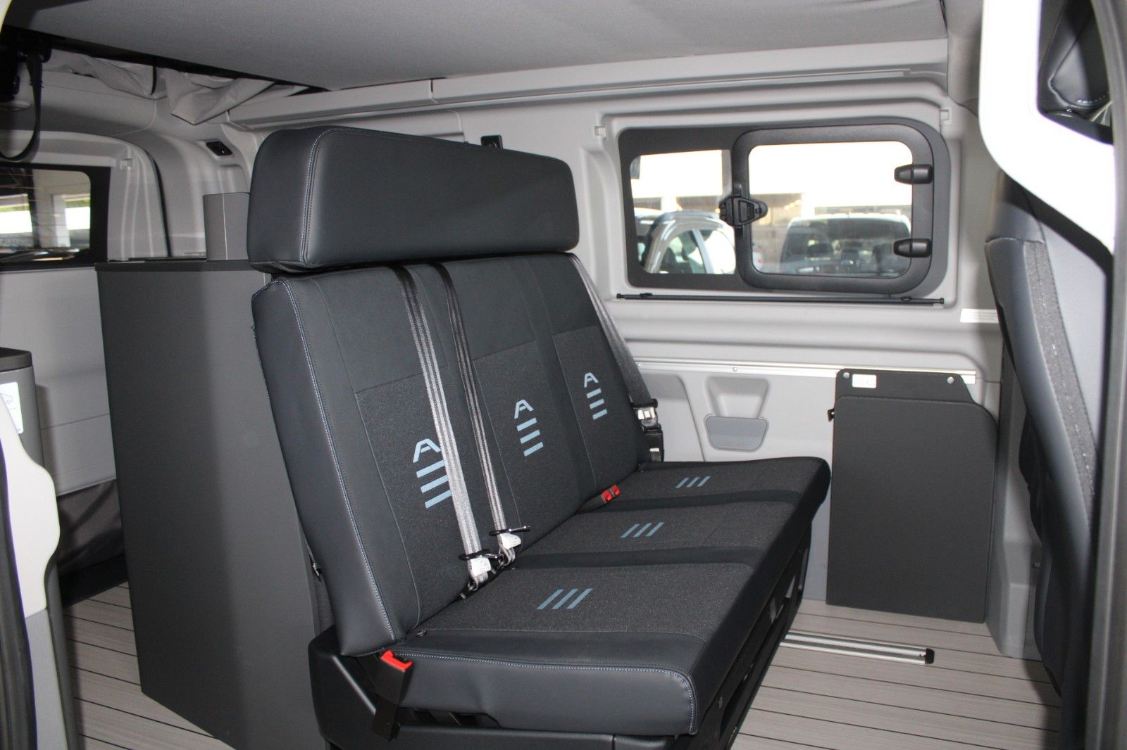 Fahrzeugabbildung Ford NUGGET L1 Active ALLRAD + Aufstelldach SOFORT