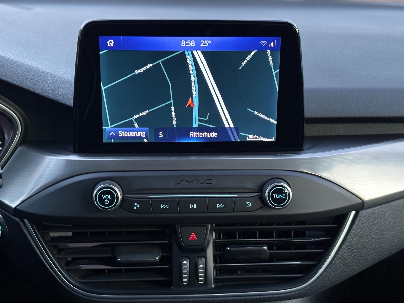 Ford Focus Turn. *Titanium*1.Hand*AHK*TÜV NEU!!