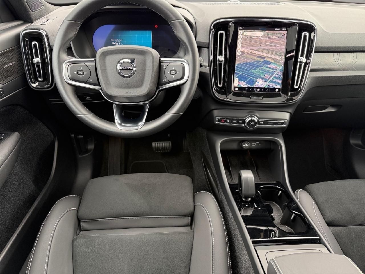 Fahrzeugabbildung Volvo EX40 325 kW Twin Motor Performance AWD Ultra Bla