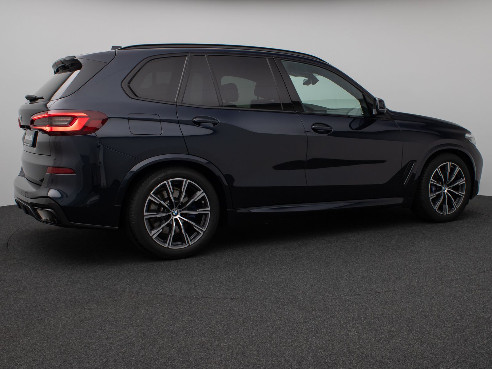 Fahrzeugabbildung BMW X5 xD40d M Sport Panorama Kamera HUD DAB Massage