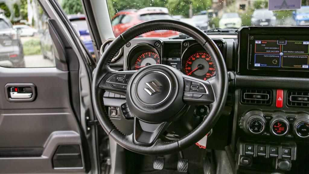 Autohaus Zimpel - Suzuki JIMNY 1,5 Comfort+ Allgrip+Navi+ 4Sitze-AHZV - Bild 11 Autohaus Zimpel - Suzuki JIMNY 1,5 Comfort+ Allgrip+Navi+ 4Sitze-AHZV - Bild 11