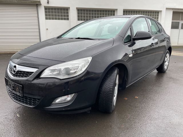 Opel Astra J Lim. 5-trg. Edition