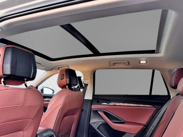 Skoda Superb Combi L&K PANO LuftLeder Travel AHK 360°