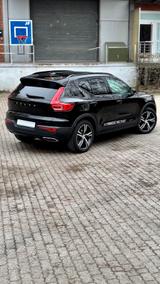Volvo XC40 D4 AWD, R-Design, HK, Pano, 360°Kam, AHK - Volvo XC40 Gebrauchtwagen in Hamburg