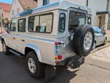Land Rover Defender 110 TD4 Station Wagon E E - Land Rover aus 2009