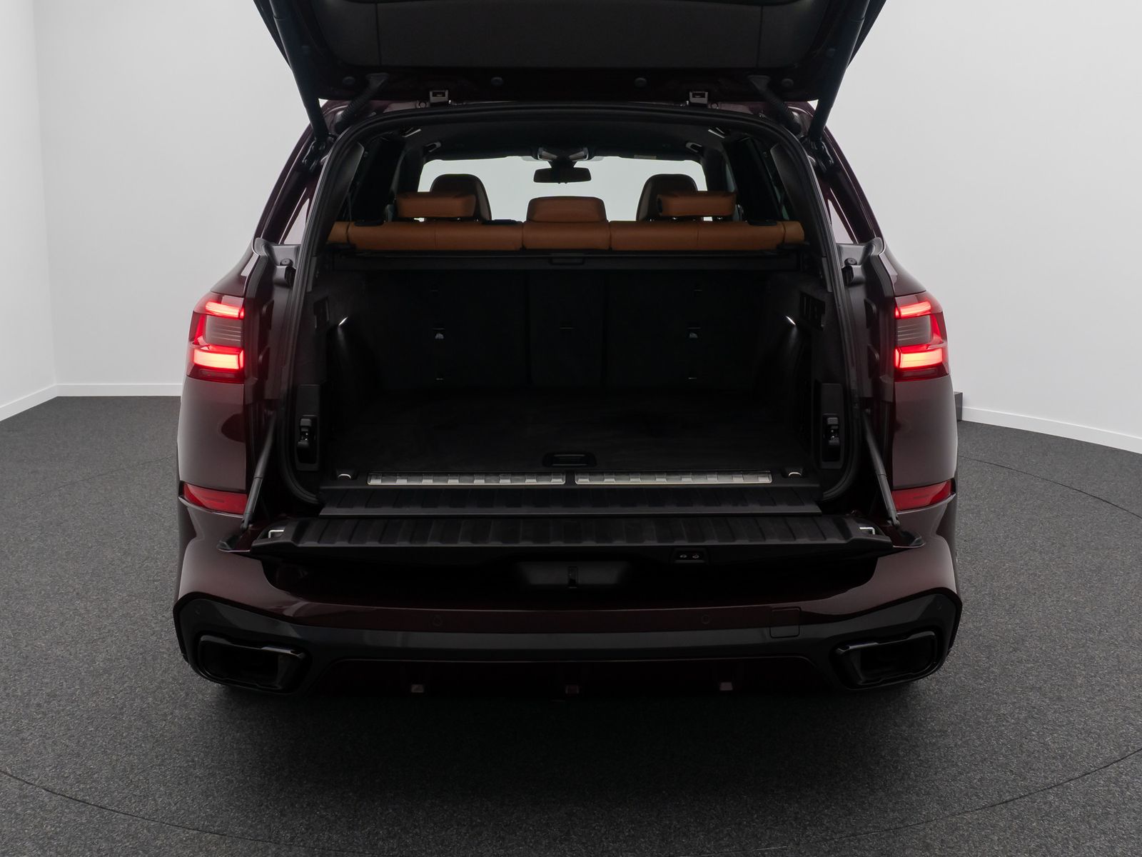 Fahrzeugabbildung BMW X5 xD45e M Sport Laser 360° DAB HUD Individual