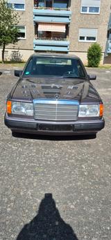 Mercedes-Benz E 200 E 200 - Mercedes-Benz E 200 aus 1992