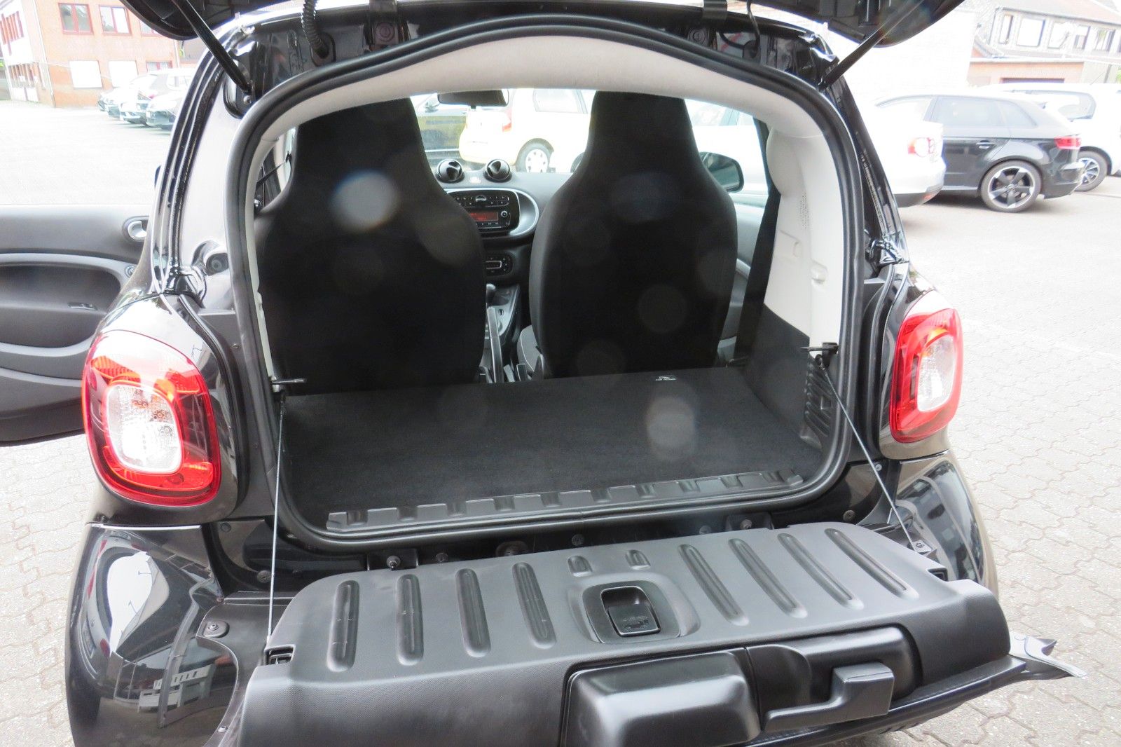 Fahrzeugabbildung Smart FOR TWO PASSION AUTOMATIK GLASDACH KLIMA ALU