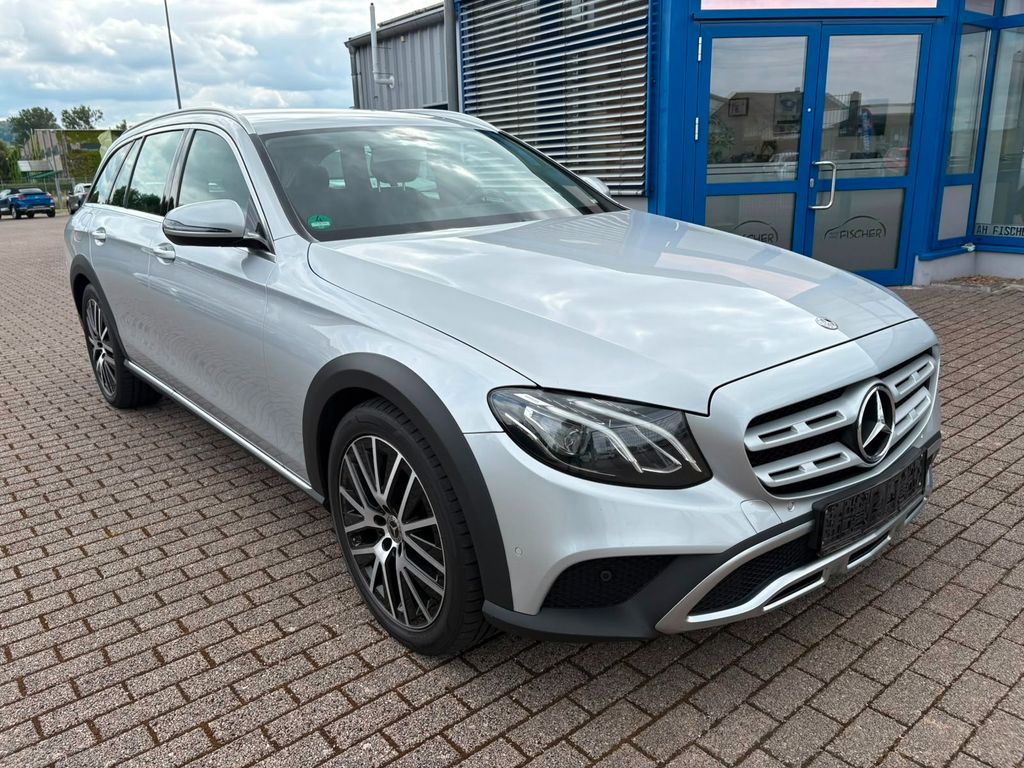 Image of Mercedes-Benz E 220