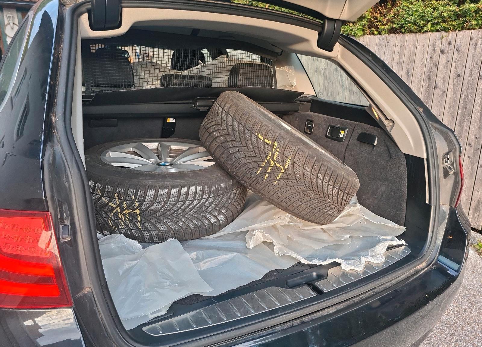 BMW 528 2011 — вигляд ззаду