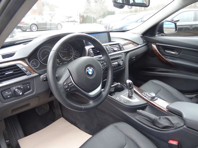 Fahrzeugabbildung BMW 320d xDrive/4x4/HUD/Pano/Leder/Navi/Kamera/Voll.