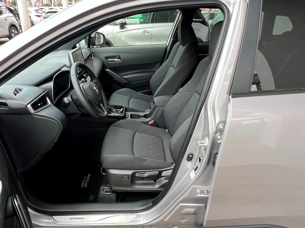 Fahrzeugabbildung Toyota Corolla Cross 2.0 Hybrid FWD Teamplayer