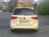 Volkswagen Touran 2.0 TDI SCR DSG mit Mwst  Netto 26890,76 - Volkswagen Touran mit Diesel-Antrieb: Taxi, Kleinbus