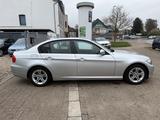 BMW 318i Autom./ 2.Hand / Sitzh / Tempo. / Bi-Xenon - silberne BMW 318