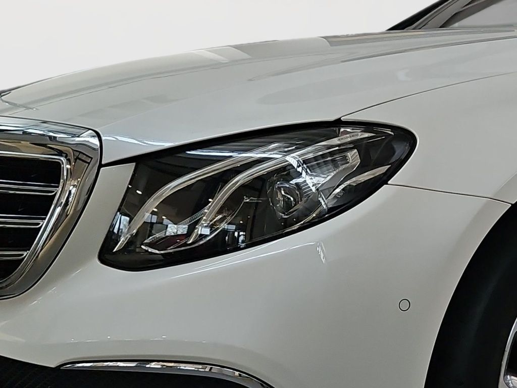 Fahrzeugabbildung Mercedes-Benz E 400 d 4M Luxury Pano Memory Totwi. LED 360°
