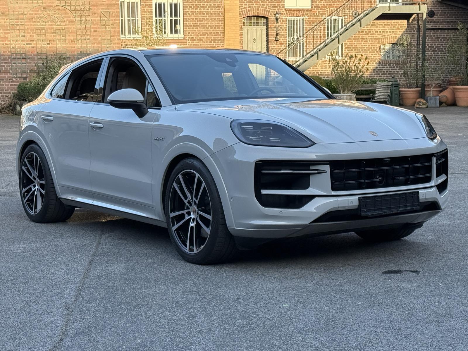 Porsche Cayenne E-Hybrid Coupe SPORTDESIGN*INNODRIVE*22