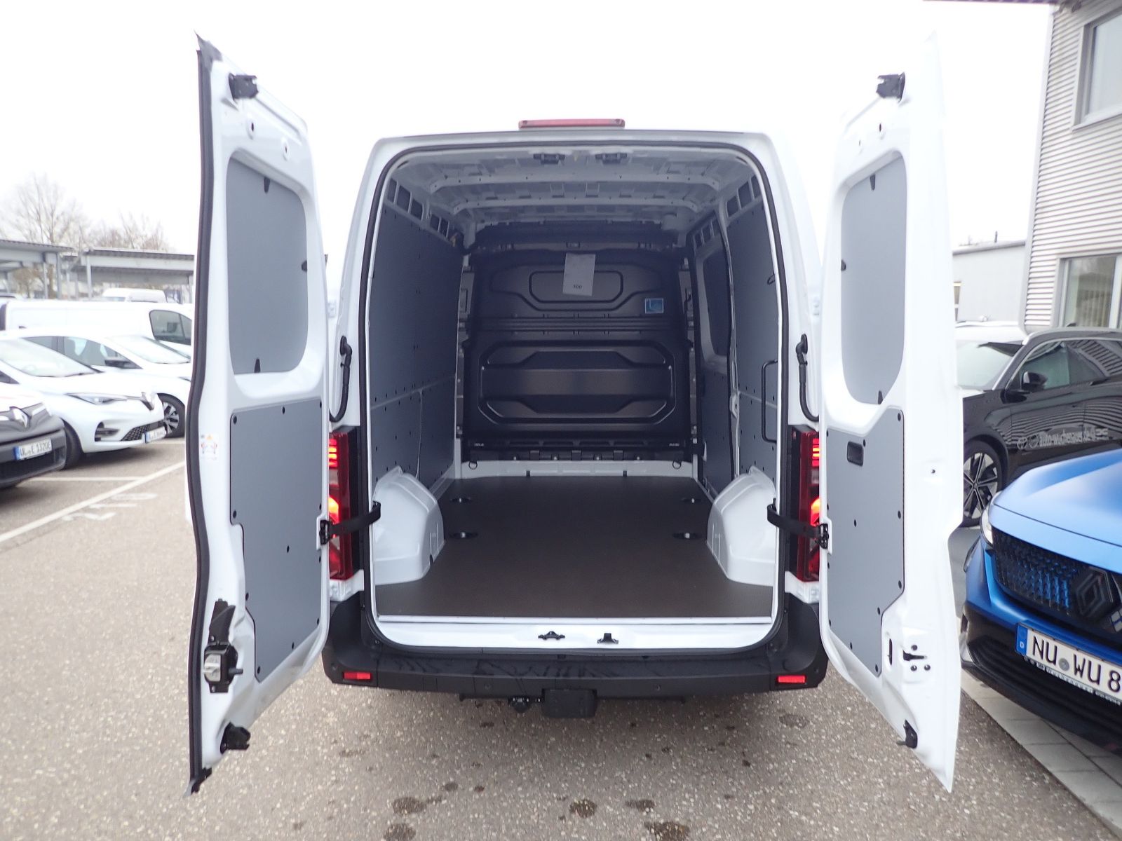Fahrzeugabbildung Renault Master Kastenwagen E-Tech FWD Kasten advance L2H