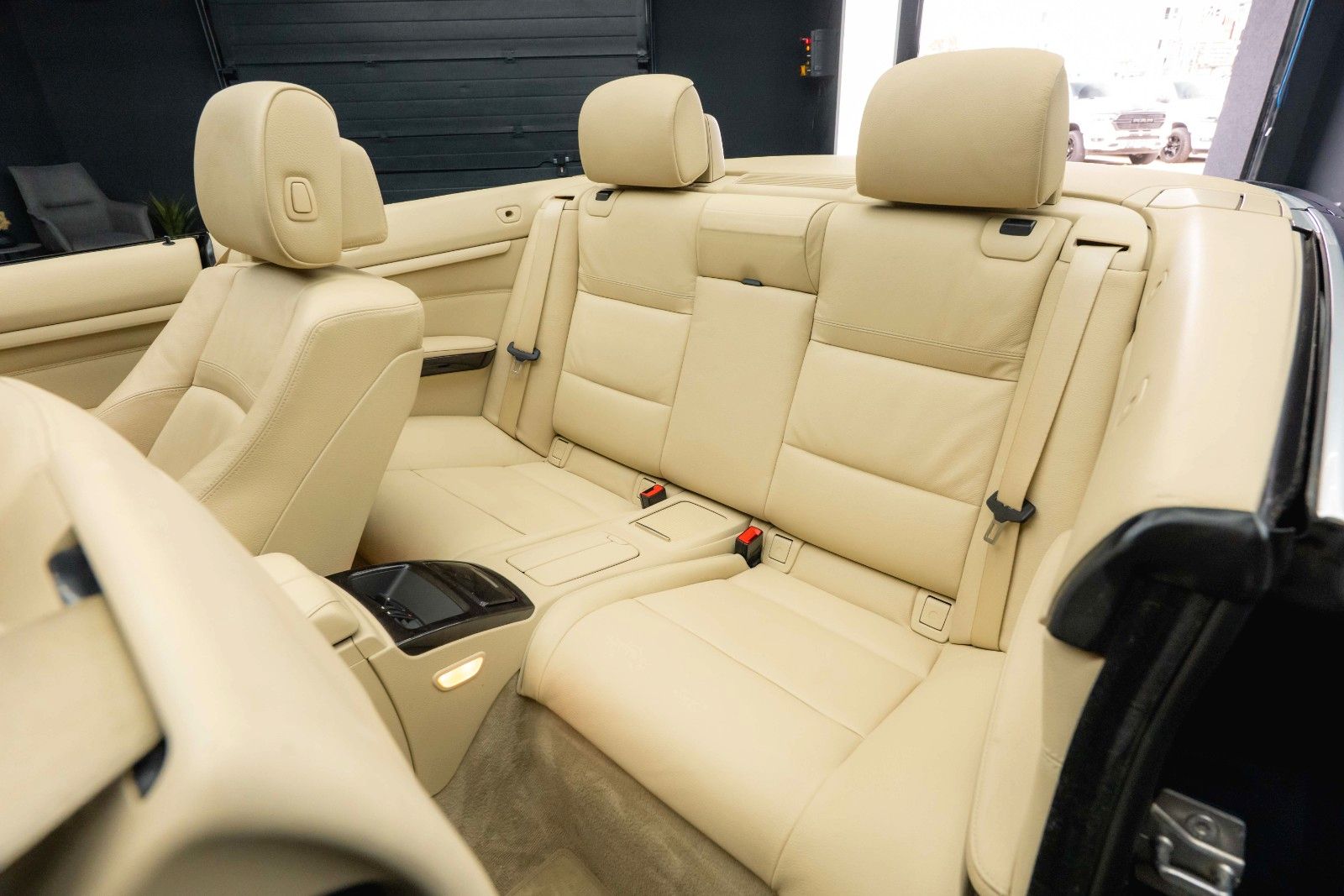 Fahrzeugabbildung BMW 330d Cabrio Sport Edition *Bi-Xenon*H&K*Memory*
