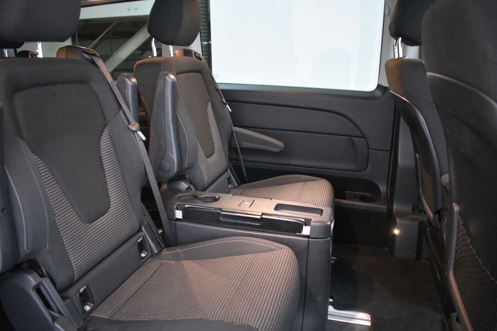 Fahrzeugabbildung Mercedes-Benz V300d 4Mat Edit Extralang AMG 19"+NIGHT+AHK+LED+