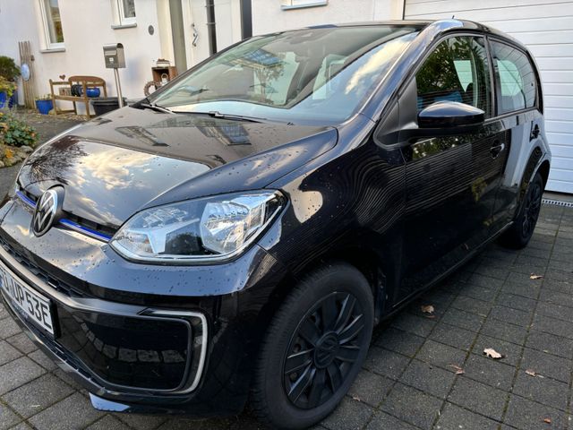 Volkswagen up! e-up! e-up! black Pearl CCS Lader Lederlenk.