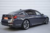 BMW M760Li+Manufaktur+Sky-Lounge+Kühlschrank+B&O+TV - BMW M760 aus 2020