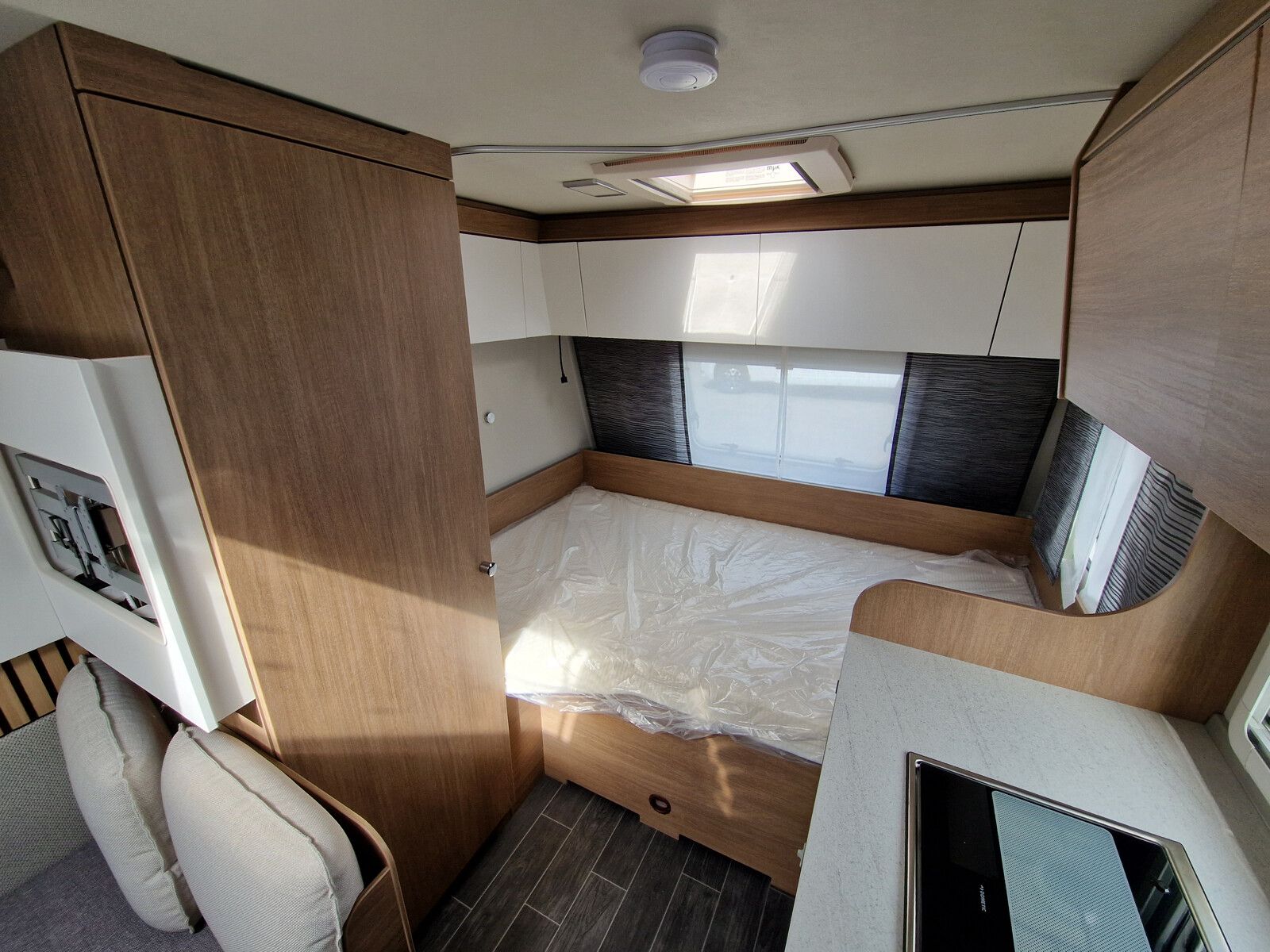 Fahrzeugabbildung Tabbert Senara 400 QD 2.3 Ambiente, DuoControl, 1.500kg