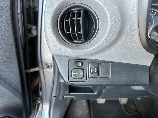 Toyota Yaris Basis
