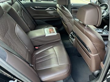 BMW 730d A Limousine Touch Command Gestiksteuerung