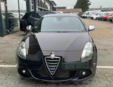 Alfa Romeo Giulietta Turismo - Alfa Romeo Giulietta: Coupe