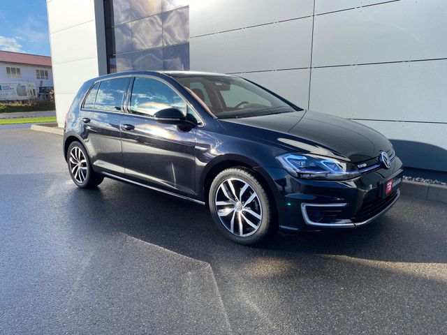 Volkswagen e-Golf VII ACC Navi Kamera Wärmepumpe LED Sitzhz