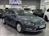 Volkswagen Passat 1,4 TSI*DSG*1.Hand*Navi*Shz*Comfortline - gebrauchte VW Passat aus dem Jahr 2013