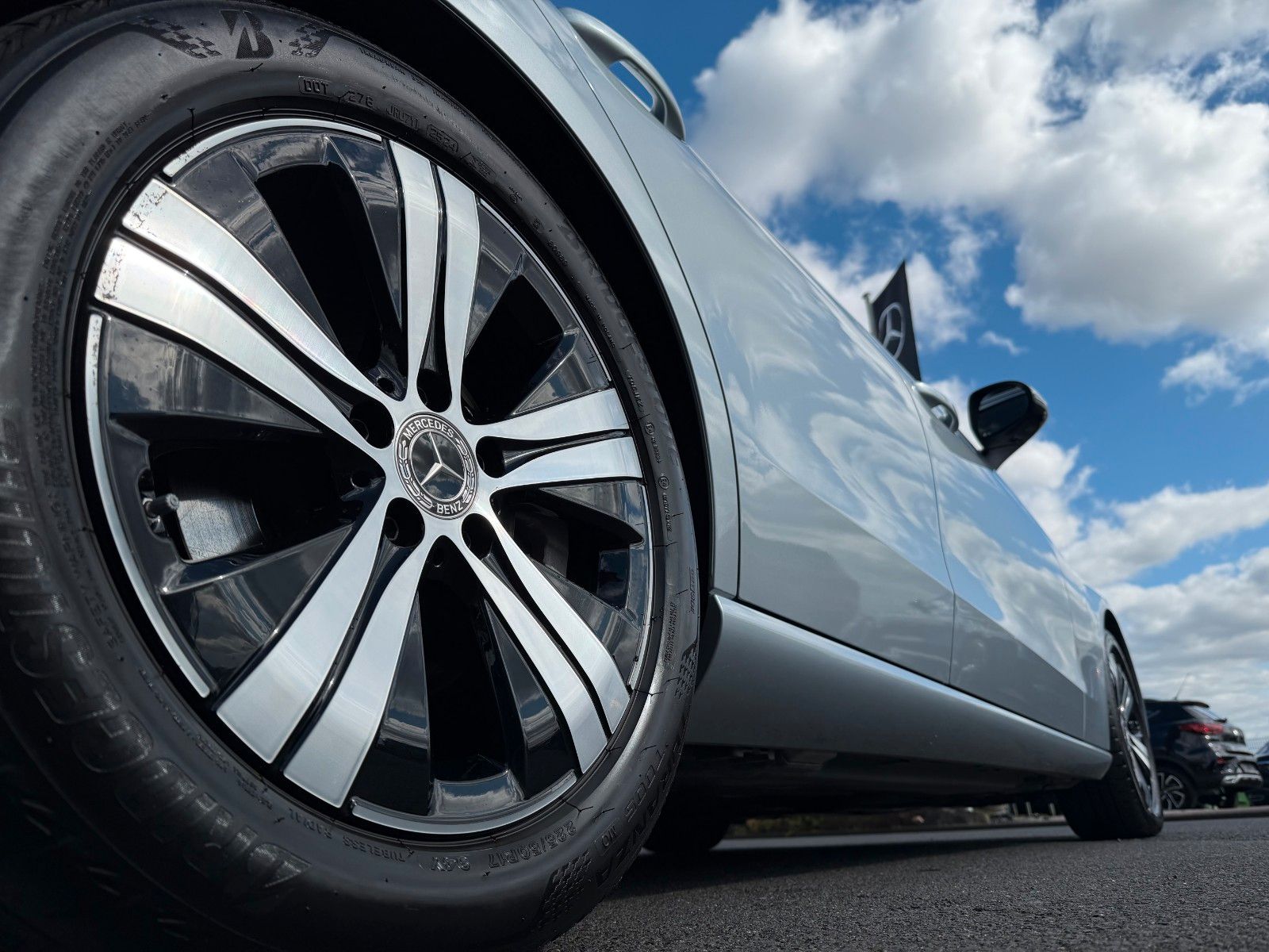 Fahrzeugabbildung Mercedes-Benz C 220d T 4M Avantgarde+Distr+AHK+Memory+360+uvm.