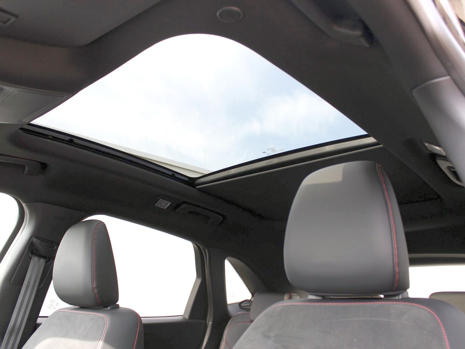 Fahrzeugabbildung Ford Kuga Plug-In Hybrid ST-Line X 2,5 Duratec