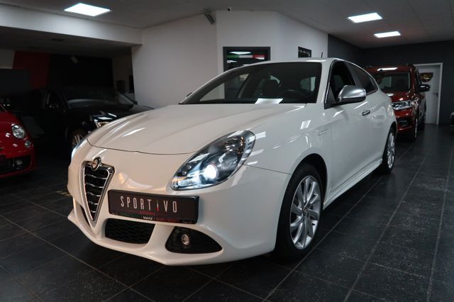 Alfa Romeo Giulietta Super Xenon/PDC/BT/Led/SHZ/ZH Neu