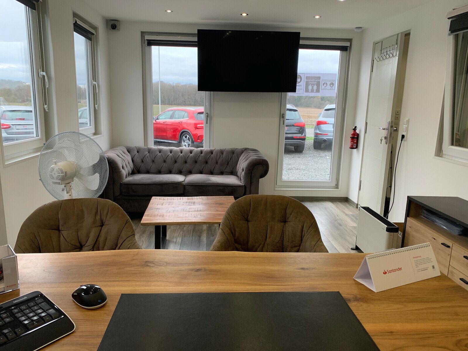 showroom-image-top