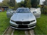 BMW 750i xDrive - LUXURY HEADUP MASSAGE - silberne BMW 7er Reihe