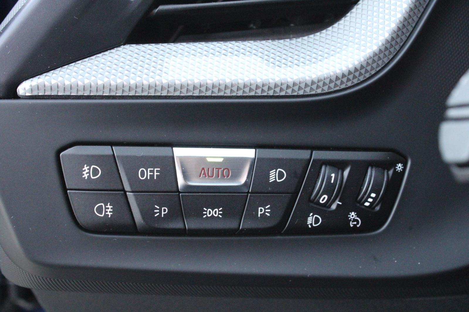 BMW 118 i *LIVE COCKPIT*LED*NAVI*PANORAMADACH*SHZ*, миниатюра 14